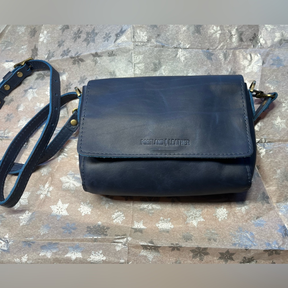 💙💙Stunning Deep Water Mini Metro Portland Leather Bag💙💙💙 New never used.